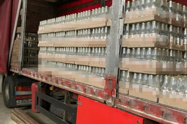 У Стрию виявили 28 тисяч пляшок підробленого алкоголю