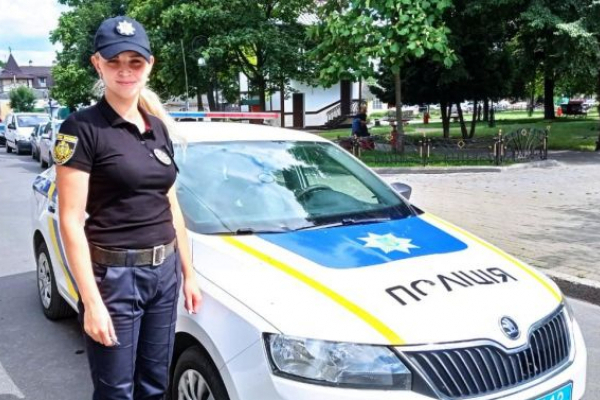 Поліціянтка з Бродів допомогла школярці скласти ЗНО