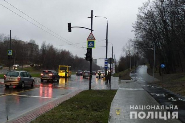 У Львові водій позашляховика збив пішохода