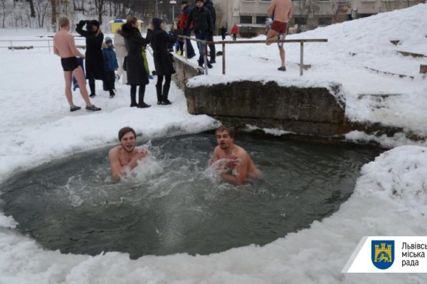 Влада Львова просить утриматися від купання у водоймах під час Водохреща