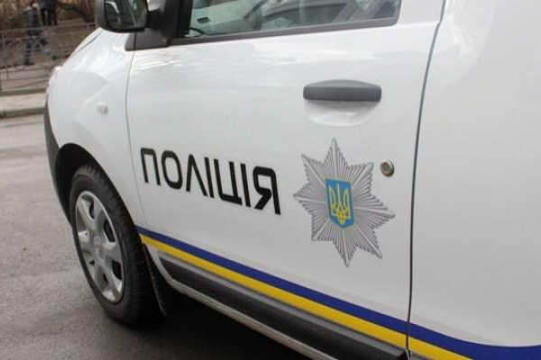 Львівські патрульні «на гарячому» затримали двох грабіжників (Фото)