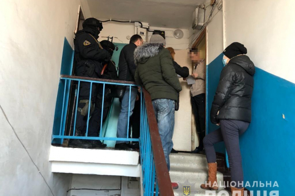 Псевдомінувальника торгівельного комплексу у Львові затримали у Харкові