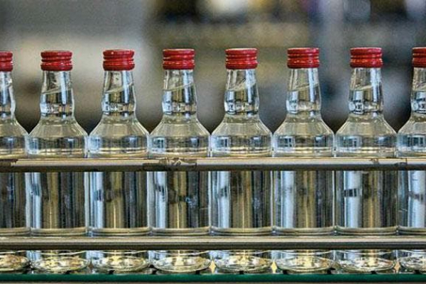 Виробництво фальсифікованого алкоголю: вилучено понад 4 тонни спирту