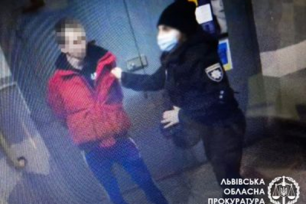 Чоловік, який тільки вийшов з в'язниці, напав на поліціянтів у Львові