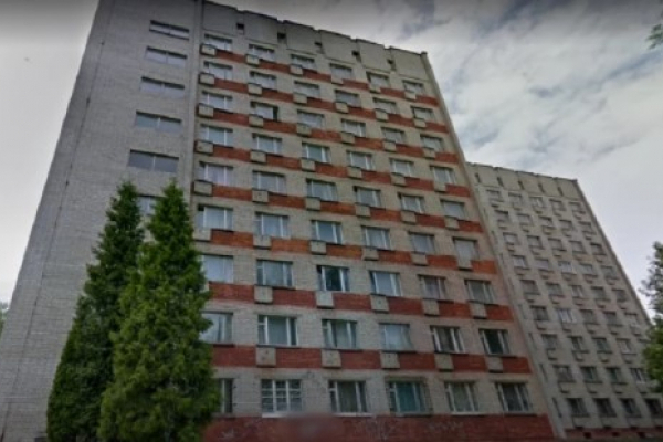 З вікна студентського гуртожитку у Львові випала 17-річна дівчина