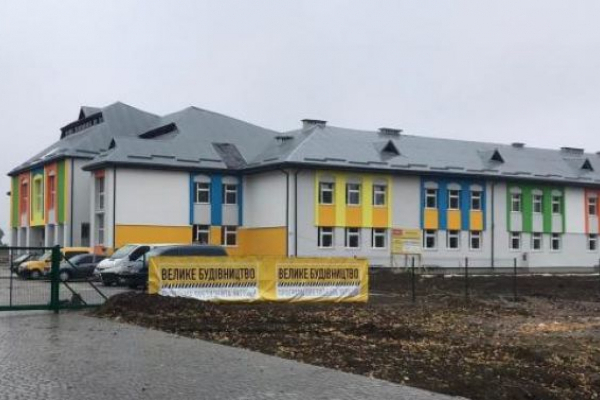 Школу-довгобуд у Стрийському районі, яку будували понад 30 років, завершать за 2,5 місяці
