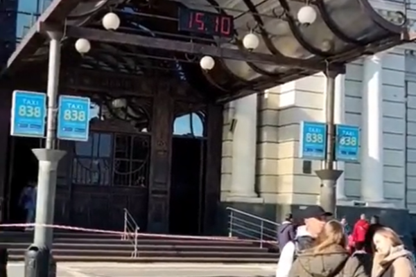 У Львові почалася евакуація людей з вокзалу через повідомлення про «мінування» (Відео)