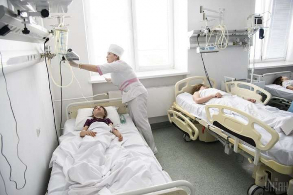 На Львівщині 10 дітей потрапили до лікарні з отруєнням