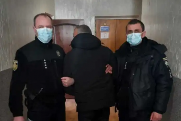 На Львівщині затримали двох зловмисників за підозрами у пограбуваннях