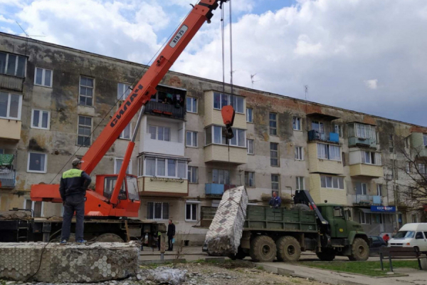 На Львівщині демонтували радянський обеліск