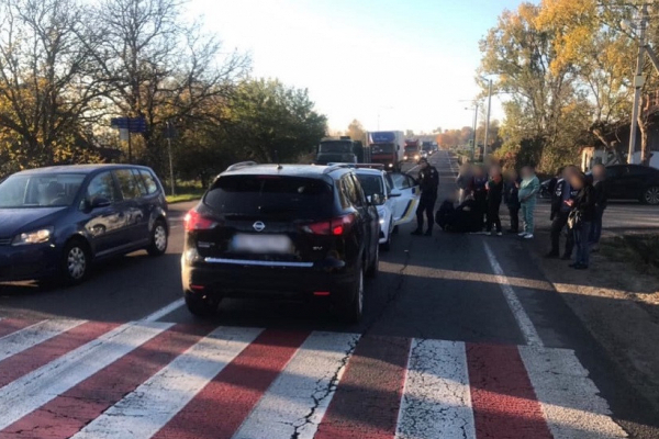 Біля Львова водійка Nissan збила 14-річну дівчинку на переході
