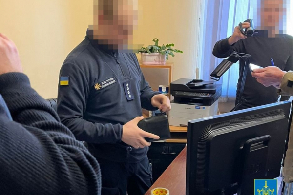 У Львові на хабарі затримали інспектора ДСНС (ФОТО)