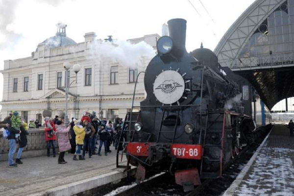 «Львівська залізниця» запустить ретро-потяг на свята