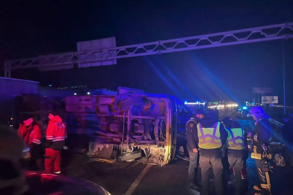 Масштабна ДТП за участі вантажівки та маршрутки на Львівщині: понад 20 пасажирів постраждали (ФОТО)