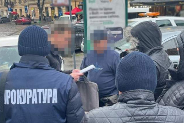Львівський патрульний вимагав хабар за ухилення від мобілізації