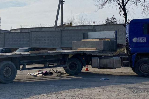У Львові вантажівка на смерть збила пішохода