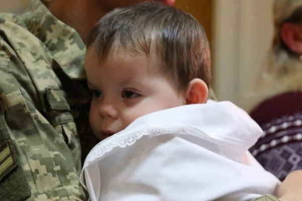 У Львові військові стали хрещеними батьками для 16 сиріт з Луганщини