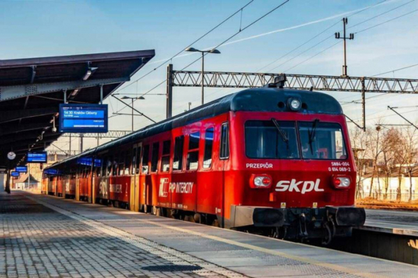 З 1 червня польська залізниця запускає додаткові рейси в Україну