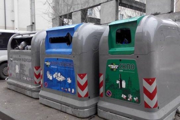 Львівспецкомунтранс придбає тисячу контейнерів для сміття