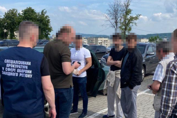 У Львові спіймали «на гарячому» трьох організаторів злочинної схеми, які допомагали уникнути мобілізації