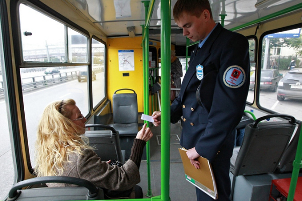 У Львові запрошують контролерів на роботу у громадському транспорті