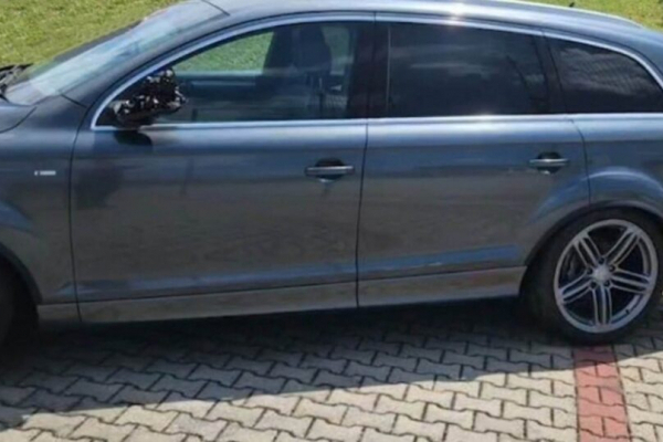 Львівські митники вилучили у чоловіка авто, яке він видавав за допомогу для ЗСУ