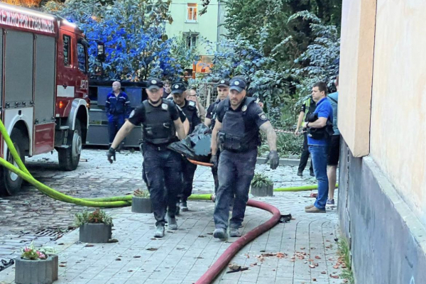 Нічний удар по Львову: з-під завалів багатоквартирного будинку витягли тіла трьох людей 