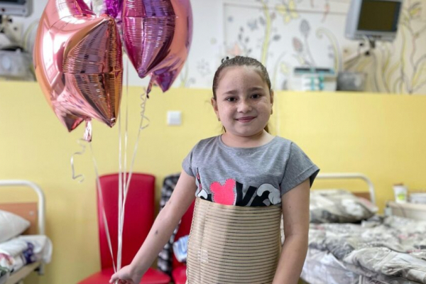 Лікарі у Львові пересадили нирку 12-річній дівчині із рідкісним захворюванням