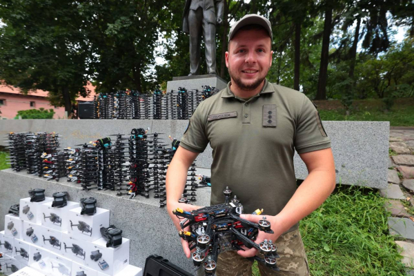 Ще 272 дрони вирушають зі Львівщини на передову в межах ініціативи «Пташки Перемоги»