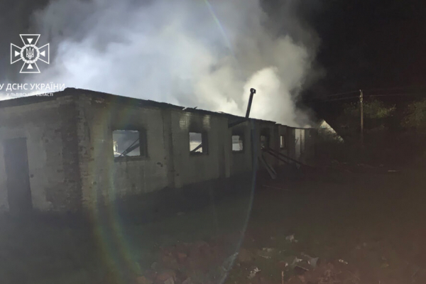 У пожежі на Львівщині згоріли 10 автівок