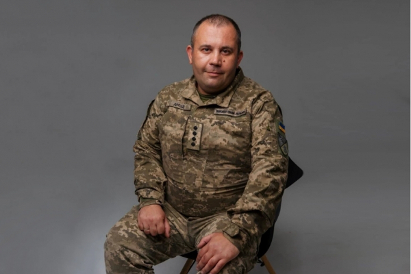 «Після важкого поранення продовжую службу у РТЦК і тримаю «фронт» у тилу», – капітан Юрій Дрозд