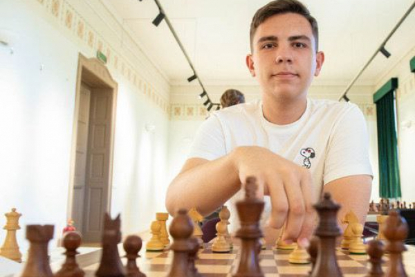 Титул за титулом від FIDE: «Опілля» допомагає юному шахісту здобувати міжнародні перемоги