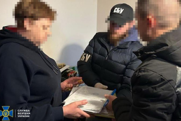 На Львівщині затримали ексчиновницю, яка допомагала депортувати дітей з Херсона до РФ