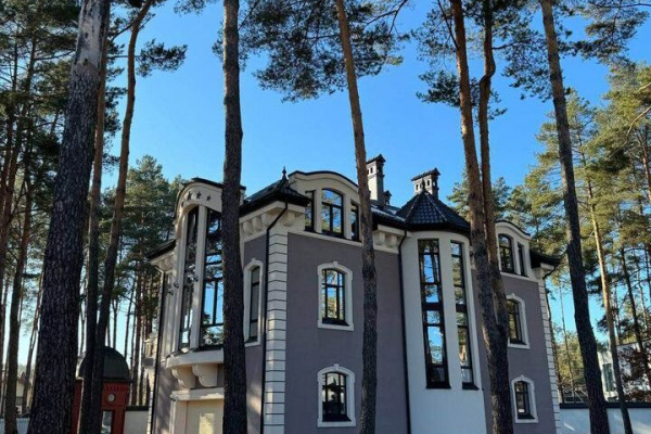 У передмісті Львова продається будинок за більш ніж мільйон доларів
