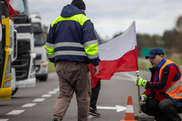 Польські страйкарі послабили обмеження руху біля кордону з Україною, – ДПСУ. 