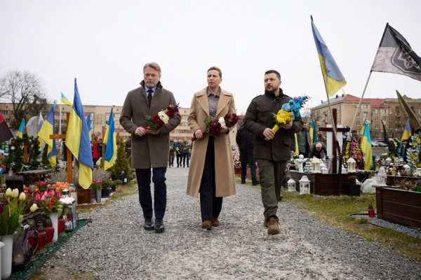 У Львові Зеленський та прем'єр-міністерка Данії вшанували пам’ять загиблих захисників