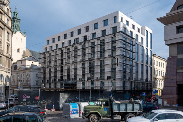 Верховний суд визнав незаконним будівництво готелю на площі Міцкевича у Львові