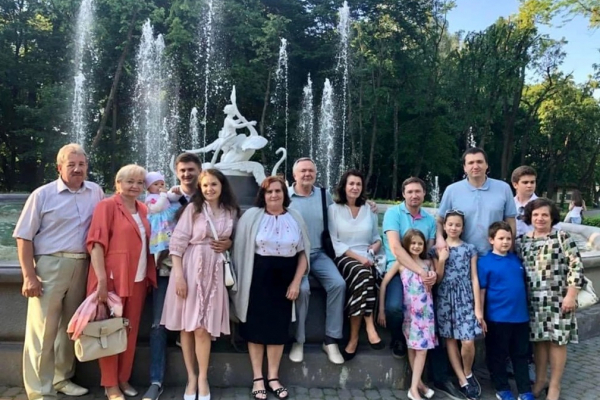 Очільник Львівщини Максим Козицький показав архівне фото своєї родини
