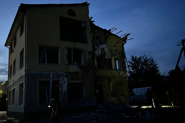 Атака безпілотників на Львів: пошкоджені будинки поблизу Львова