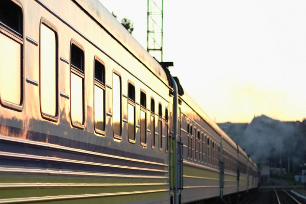 Укрзалізниця призначила додаткові потяги зі Львова до Києва, Рахова та Коломиї