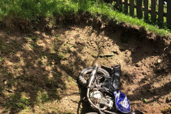 На Львівщині 13-річний мотоцикліст з’їхав в обрив