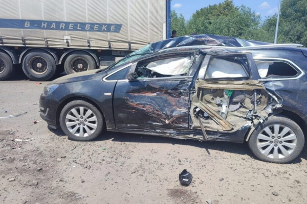 Унаслідок зіткнення автопоїздка з легковим на Львівщині постраждали четверо дітей