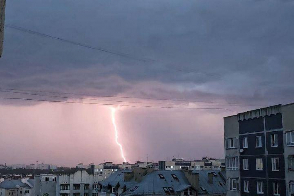 На Львівщині синоптики прогнозують значні дощі та грози