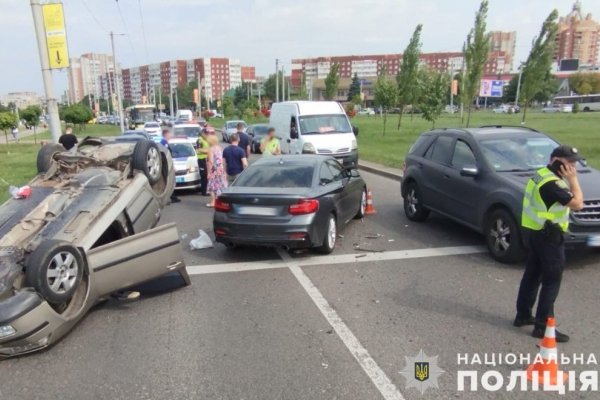 У Львові сталася моторошна ДТП з маршруткою: дев'ять людей постраждали