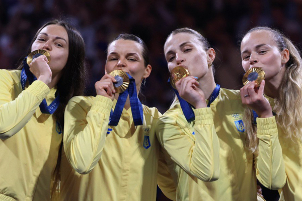 Перше золото в Парижі: збірна України перемогла у фіналі командного фехтування на шаблі