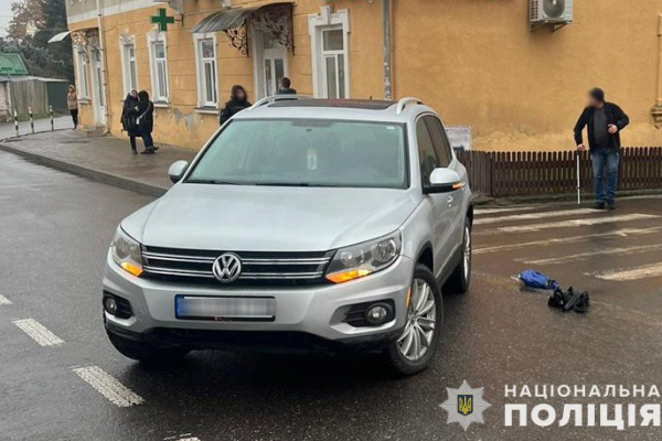 У Яворові автомобіль на смерть збив 90-річну бабусю