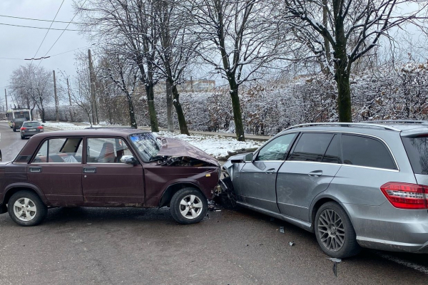 На Львівщині через ДТП двоє людей постраждали