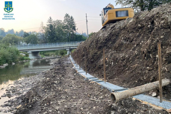 На Львівщині депутата місцевої ради підозрюють у заволодінні землі у центрі Славського